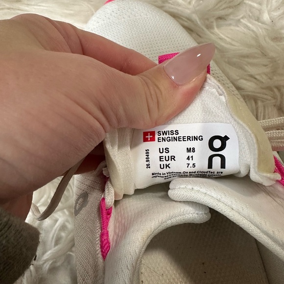 On cloud Nova Pink size 9M - Picture 8 of 8